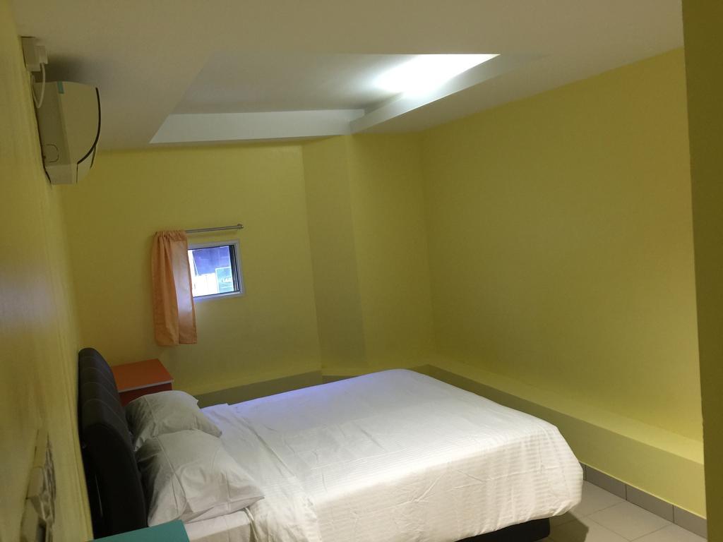 Miri Budget Inn Экстерьер фото