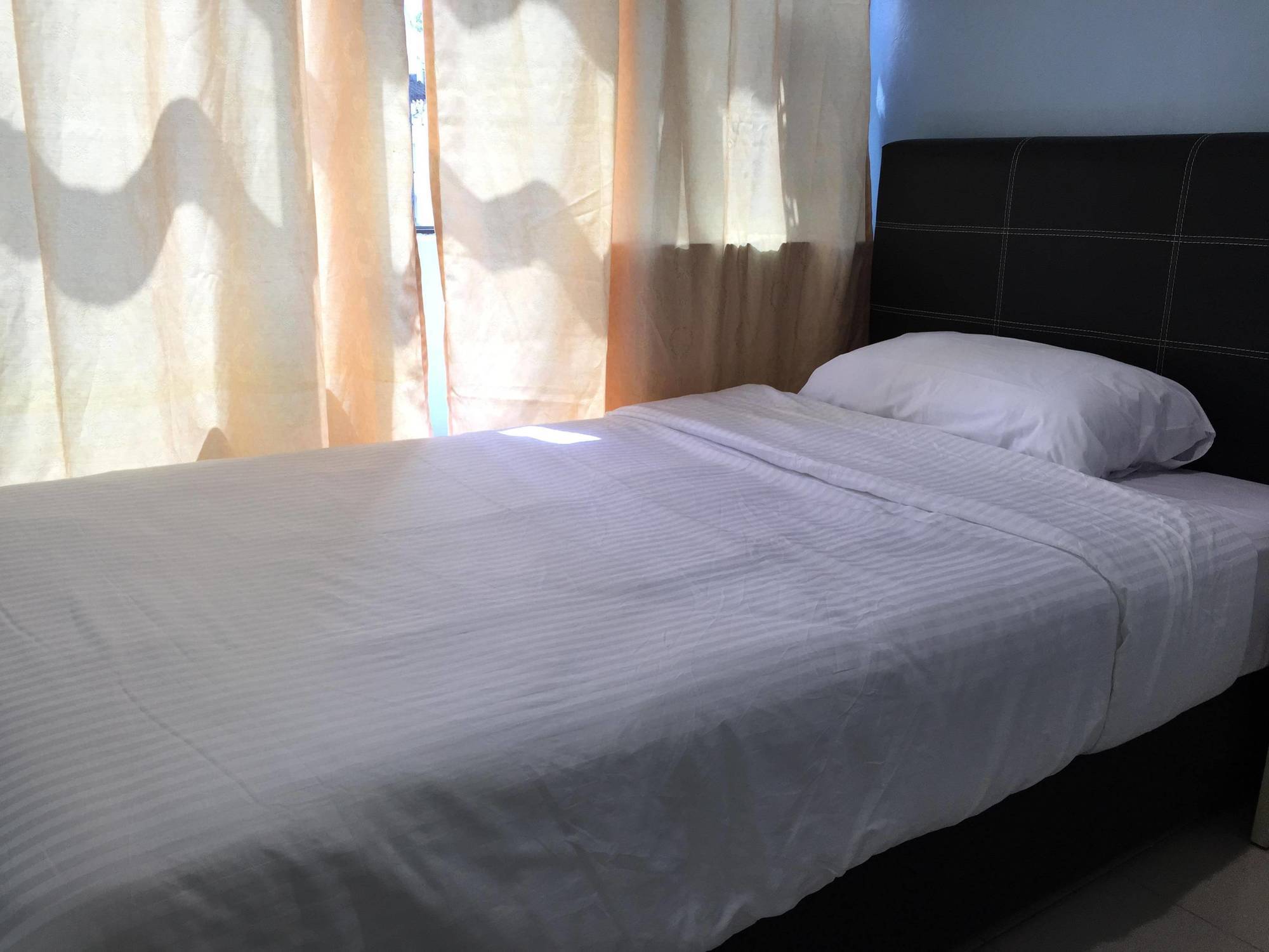Miri Budget Inn Экстерьер фото
