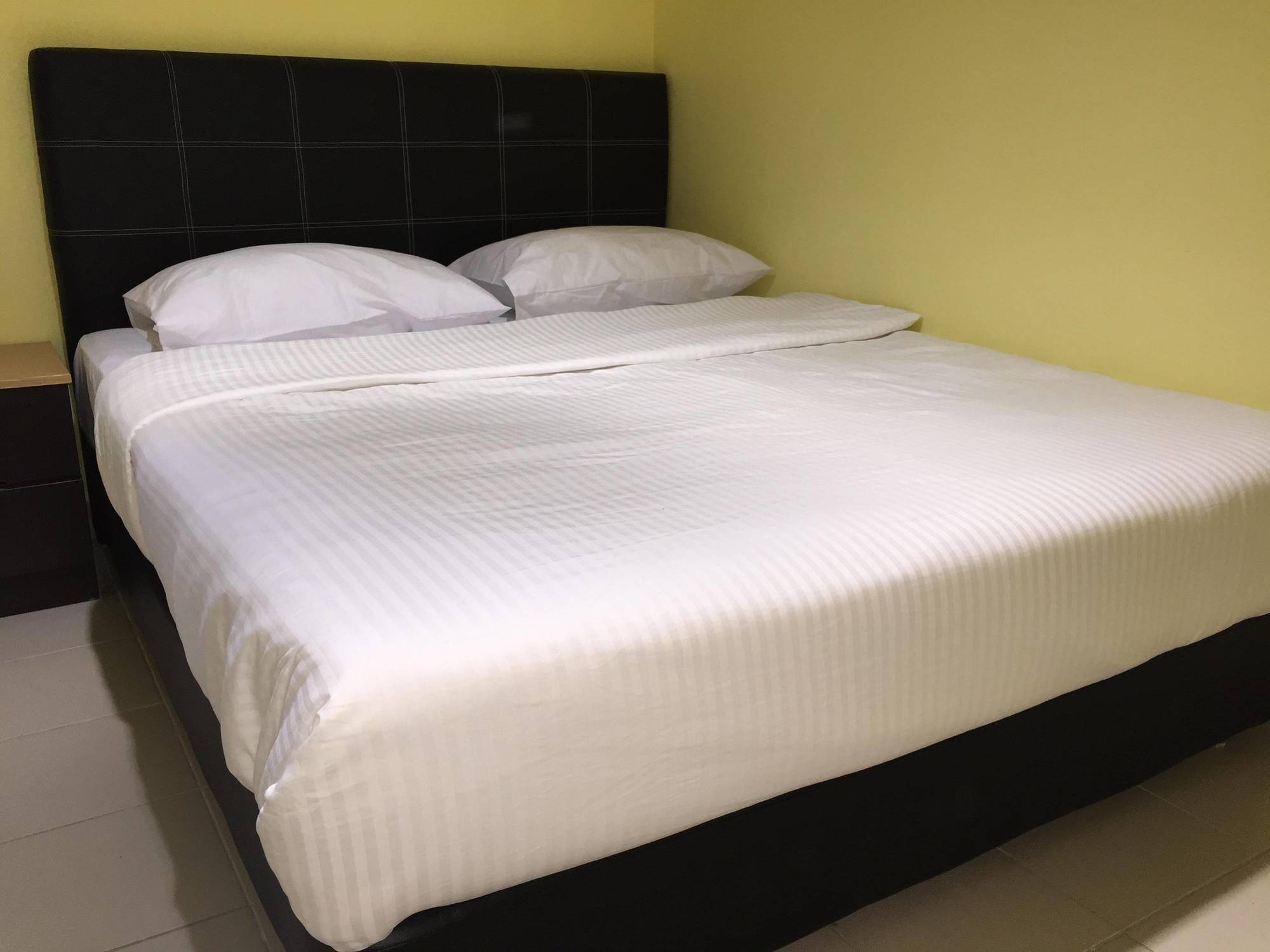 Miri Budget Inn Экстерьер фото